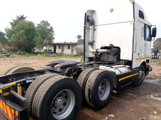 Grab This 2011 International 9800i 6x4 Truck - Excellent Condition
