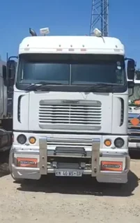 Two-Truck Cash Deal – 2010 Freightliner ISX500 &#43; 2009 Freightliner ISX530