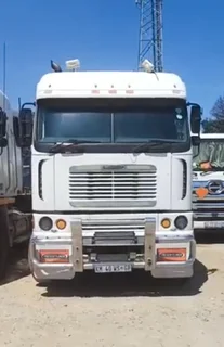 Two-Truck Cash Deal – 2010 Freightliner ISX500 &#43; 2009 Freightliner ISX530