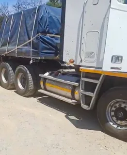 Two-Truck Cash Deal – 2010 Freightliner ISX500 &#43; 2009 Freightliner ISX530