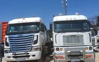 Two-Truck Cash Deal – 2010 Freightliner ISX500 &#43; 2009 Freightliner ISX530