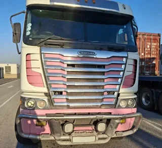 Massive Sale - 2013 Freightliner Argosy ISX 500 Ready For Work