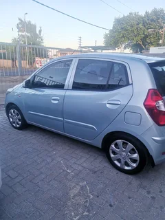 Black fraiday special 2013 Hyundai i10 Sedan