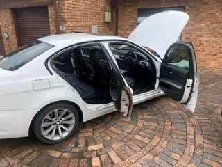 BMW 320i E90 2010 FOR SALE