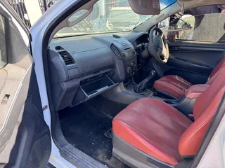 ISUZU kb250 Dtec Dmax Stripoing for parts