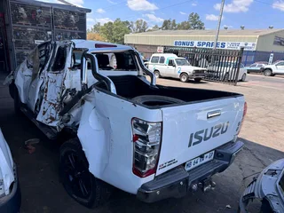 Isuzu Kb300 D Max Stripping