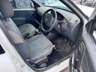 Isuzu Kb300 LX D/C Stripping