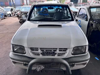 Isuzu Kb300 LX D/C Stripping