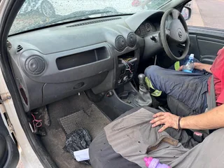 Np200 1.6 8v Stripping