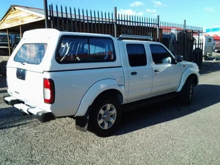 Nissan Np300 Double Cab Topcap Canopy