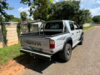 2003 Toyota Hilux KZ-TE 4x2 Double Cab (R160 000)