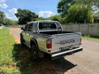 2003 Toyota Hilux KZ-TE 4x2 Double Cab (R160 000)