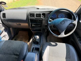 2003 Toyota Hilux KZ-TE 4x2 Double Cab (R160 000)