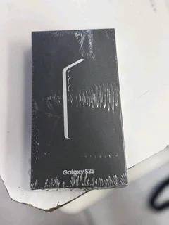Samsung S25 Normal 256GB Brand new in the box ️