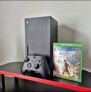 Xbox series X 1 TB Black comes with 2 controllers and one Game