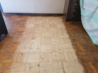 We give new life to all your wooden floors ,decks ,pergolas windows from R150 m2