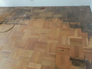 We give new life to all your wooden floors ,decks ,pergolas windows from R150 m2