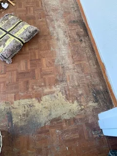 We give new life to all your wooden floors ,decks ,pergolas windows from R150 m2