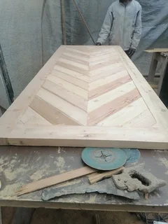 Bespoke counter tops, shelves and table tops in different kinds of woods