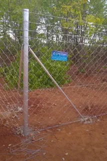 FENCING AND GATES SERVICES.