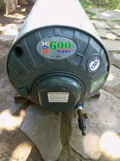 Very good condition working Kwikot geyser for sale