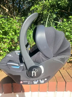 Infant Car Seat – NOOLA iSize | Birth to 13kg