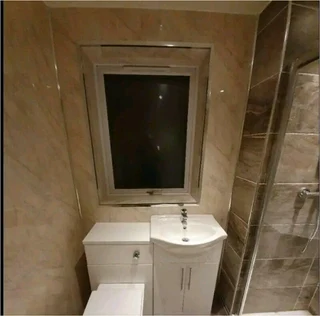 Bathroom doctor, tiling and painting