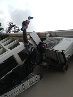 AIRCONDITIONING REPAIRS .INSTALLATION , SERVICING