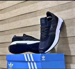 Adidas Sneakers