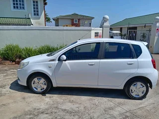 AUTOMATIC LADY OWNED AVEO HATCH