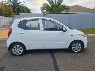 Hyundai i10 1.1GLS Charming, stylish and reliable. Price Neg