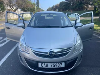 Opel Corsa Essential 1.4i Sport in an immaculate condition