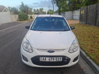 Ford Figo 1.4i, extremely lite on fuel and condition excellent. Slightly Neg