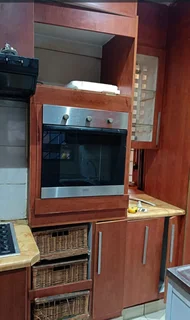 House to rent in Etx 0,fully furnished with parking R5500.00 pm and R2500.00 dep. Close to the rank