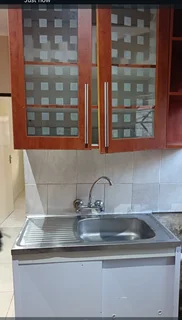 House to rent in Etx 0,fully furnished with parking R5500.00 pm and R2500.00 dep. Close to the rank