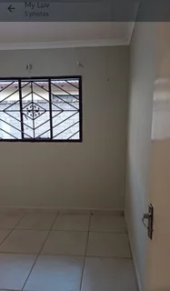 House to rent in Etx 0,fully furnished with parking R5500.00 pm and R2500.00 dep. Close to the rank