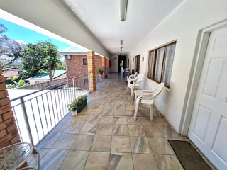 RETIREMENT LIVING WITH GUARDED GATE SECURITY