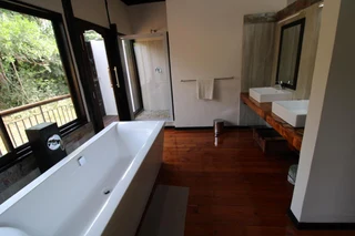 EXCLUSIVE PRIVATE GAME LODGE