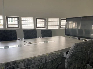 SERVICED OFFICE TO LET