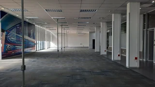 PRIME SHOWROOM WITH WORKSHOP