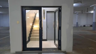 PRIME SHOWROOM WITH WORKSHOP