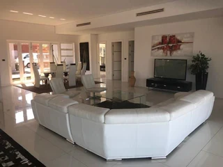 4 Bedroom Penthouse To Let in Zimbali!