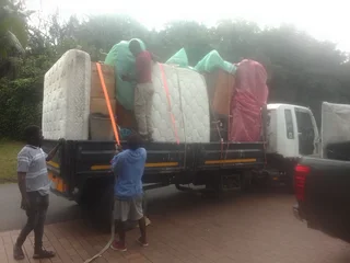 5TON TRUCK FOR RUBBLE, REFUSE AND FURNITURE REMOVALS (R900)