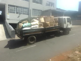 5TON TRUCK FOR RUBBLE, REFUSE AND FURNITURE REMOVALS (R900)