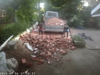 5TON TRUCK FOR RUBBLE, REFUSE AND FURNITURE REMOVALS (R900)