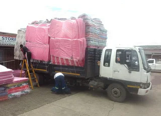 5TON TRUCK FOR RUBBLE, REFUSE AND FURNITURE REMOVALS (R900)