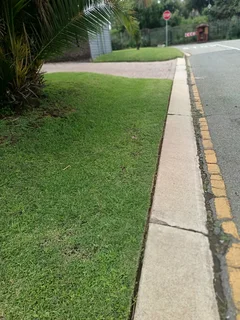 My name is Samson chiumia from Malawian am looking for garden job