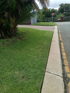 My name is Samson chiumia from Malawian am looking for garden job