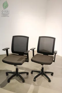 typist chair / mesh back