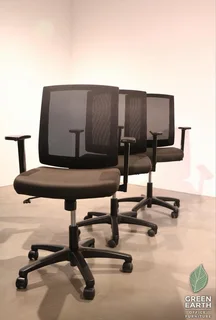 typist chair / mesh back